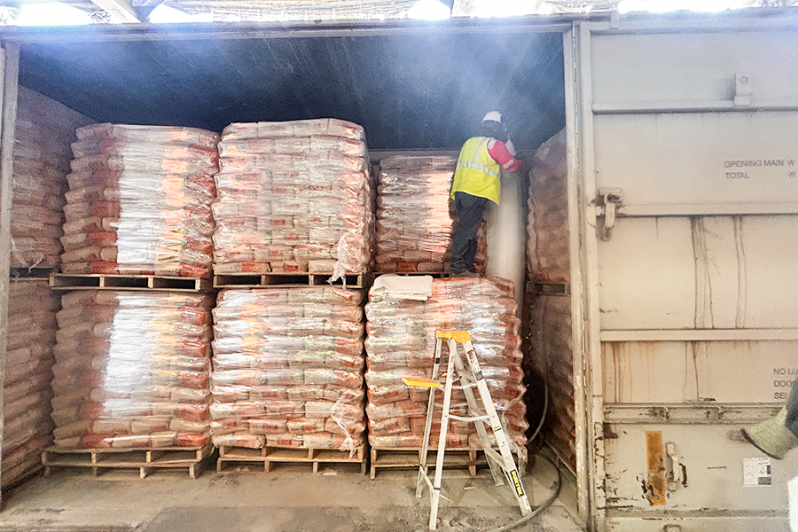 Soluții personalizate de saci gonflabile pentru transportul feroviar pentru o companie lider de ciment din America de Nord – de la produse standard la inovații bazate pe scenarii